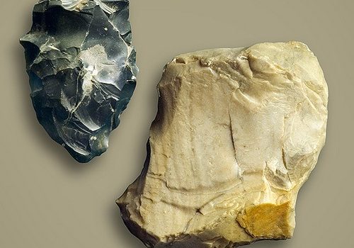 Востраканечнiк i скэблападобная прылада працы эпохi сярэдняга палеалiту з Абiдавiч